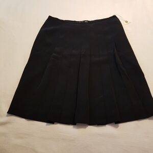 Mila Schon women's Euro size 38 black silk skirt NWT